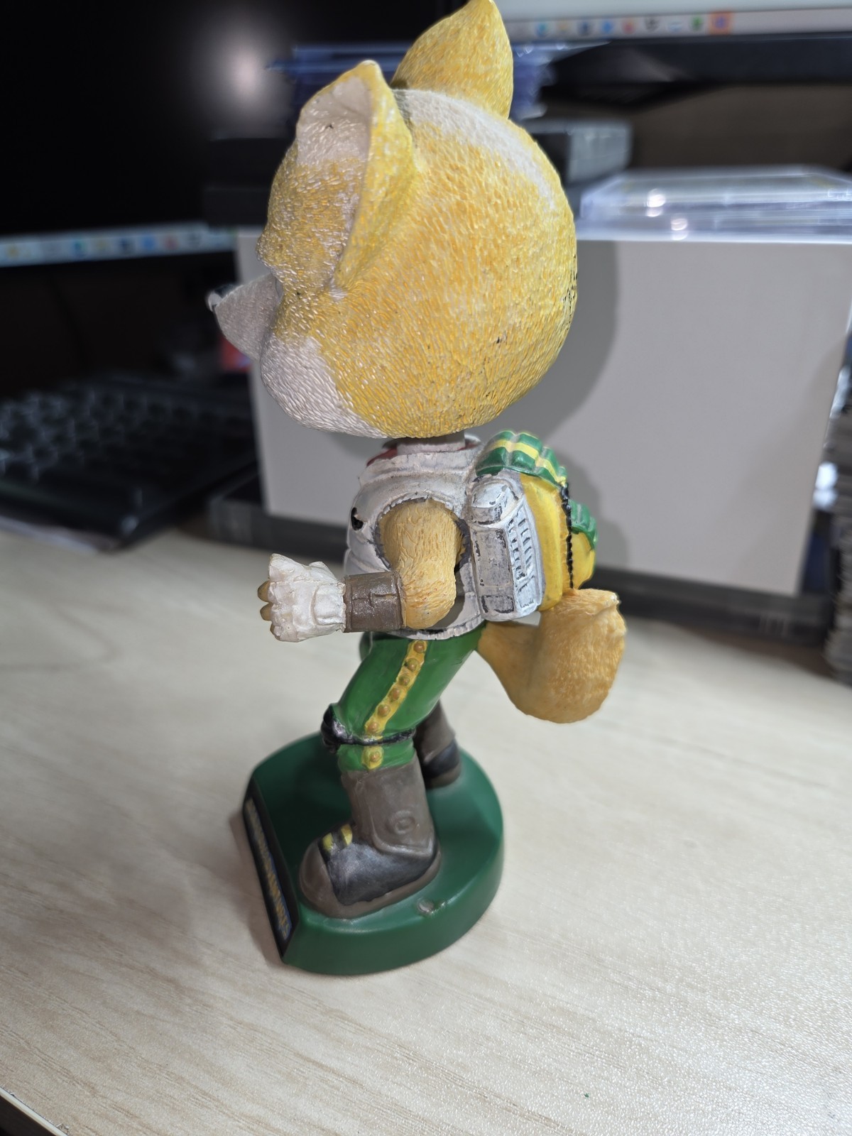 2002 Nintendo STARFOX Adventures Bobblehead Limited Edition – Broken fingers!