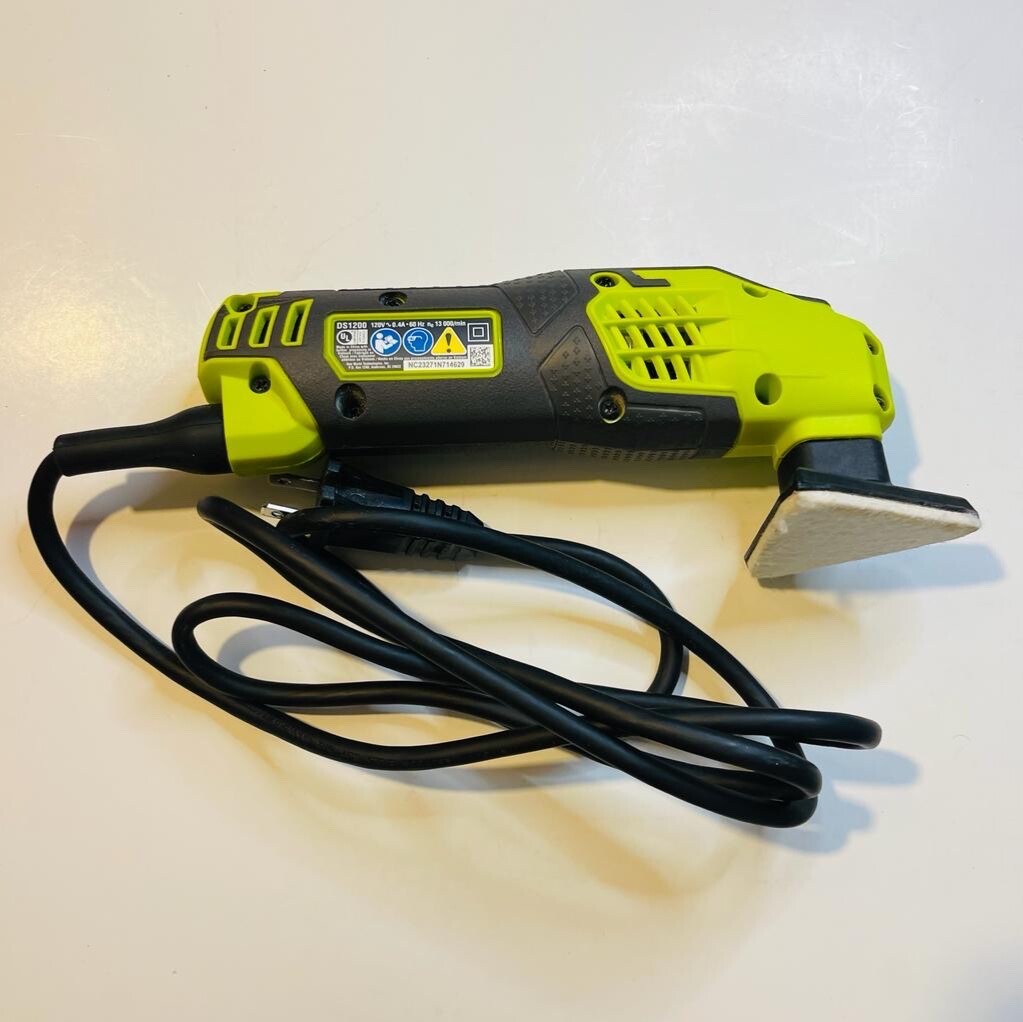 DS1200 120v 0.4A Corded 2.7/8 Sander pre owned