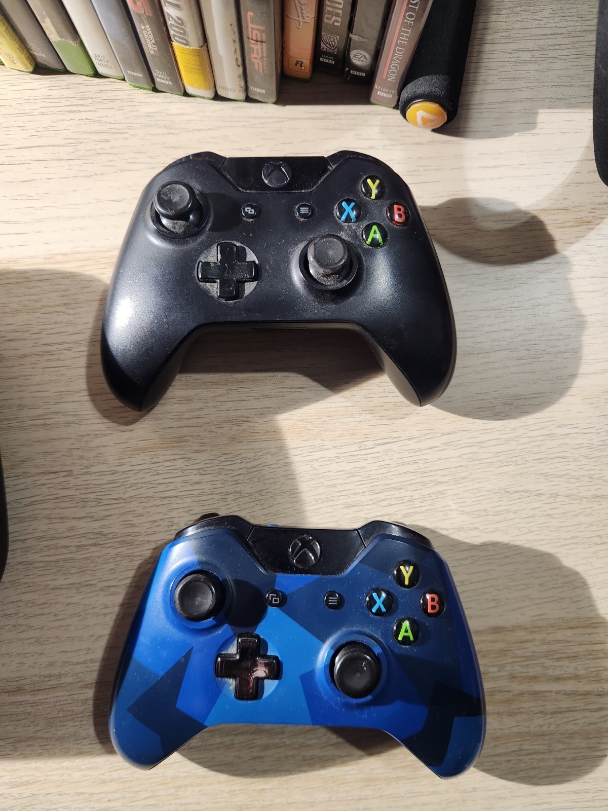 Microsoft Xbox Game Collection 23 Games 3 Wireless Controllers 1698/1537