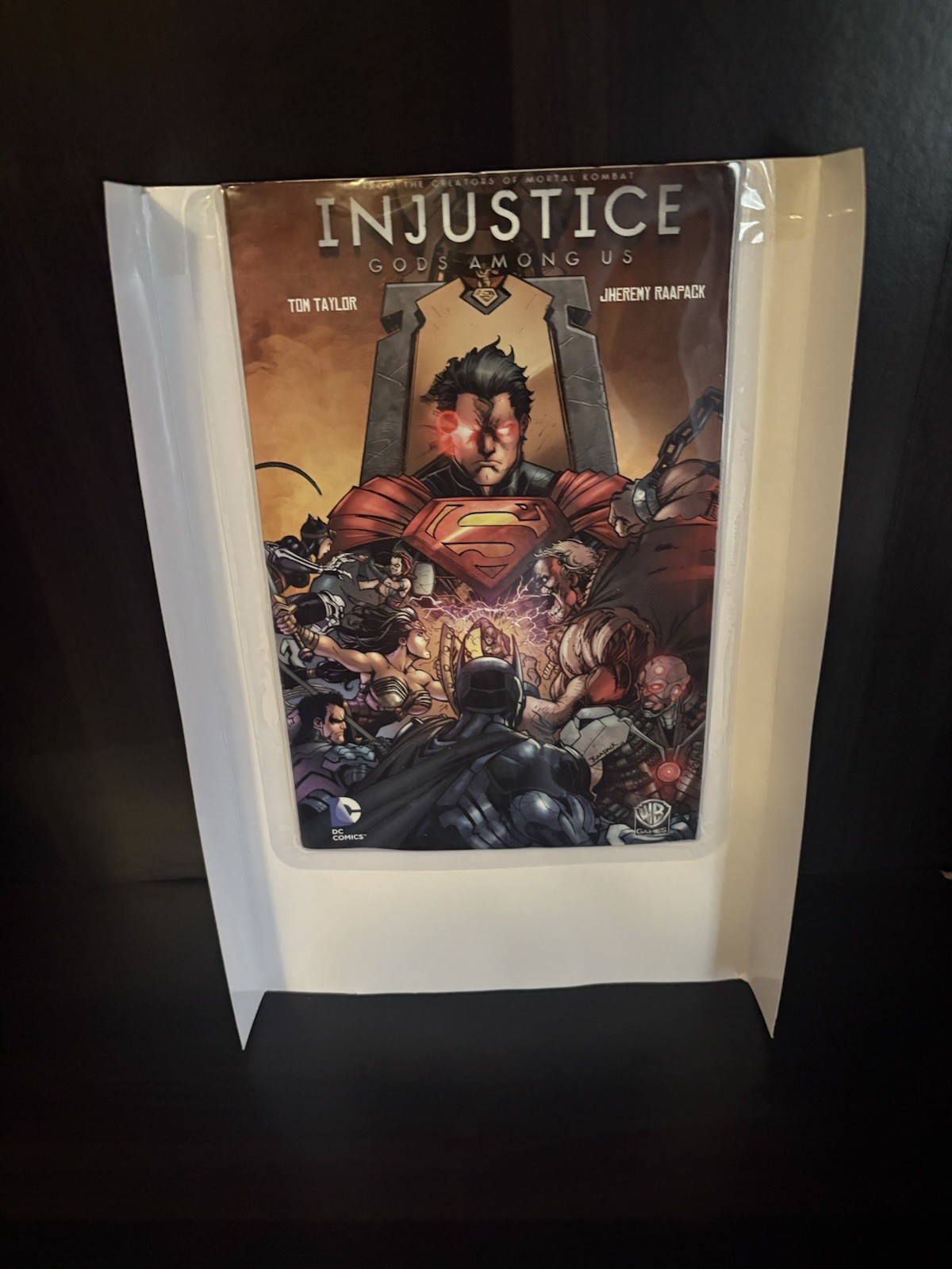 Injustice: Gods Among Us Collector’s Edition PS3 2013 Batman Wonder Woman Statue