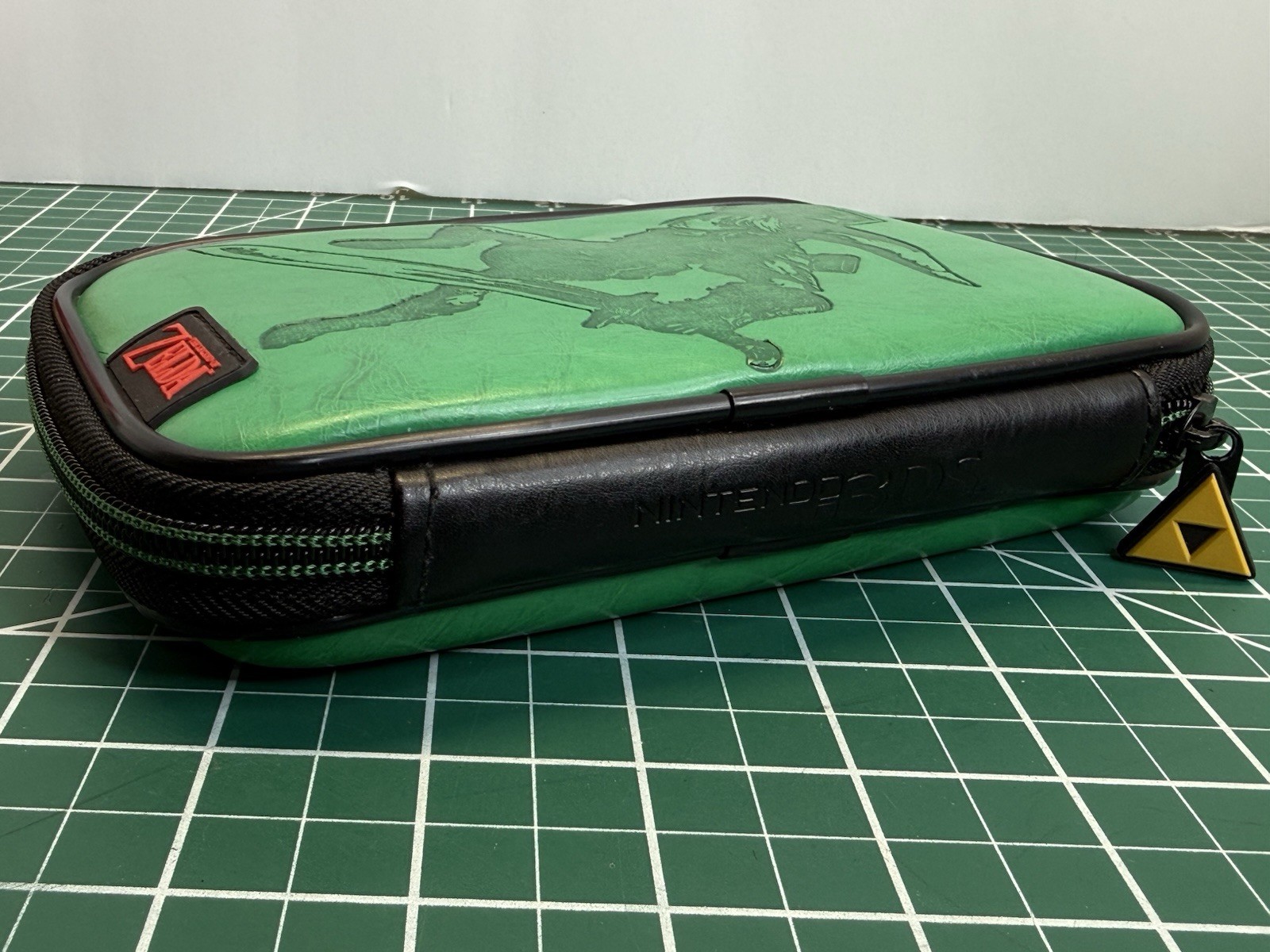 Legend of Zelda 3DS Game Traveler Essentials Pack Green Case RARE Free Shipping