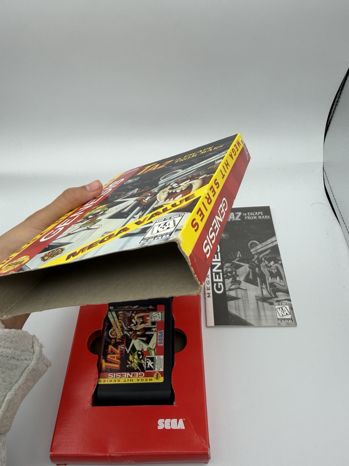Taz in Escape From Mars (Sega Genesis, 1994) CIB Complete in Box with Manual