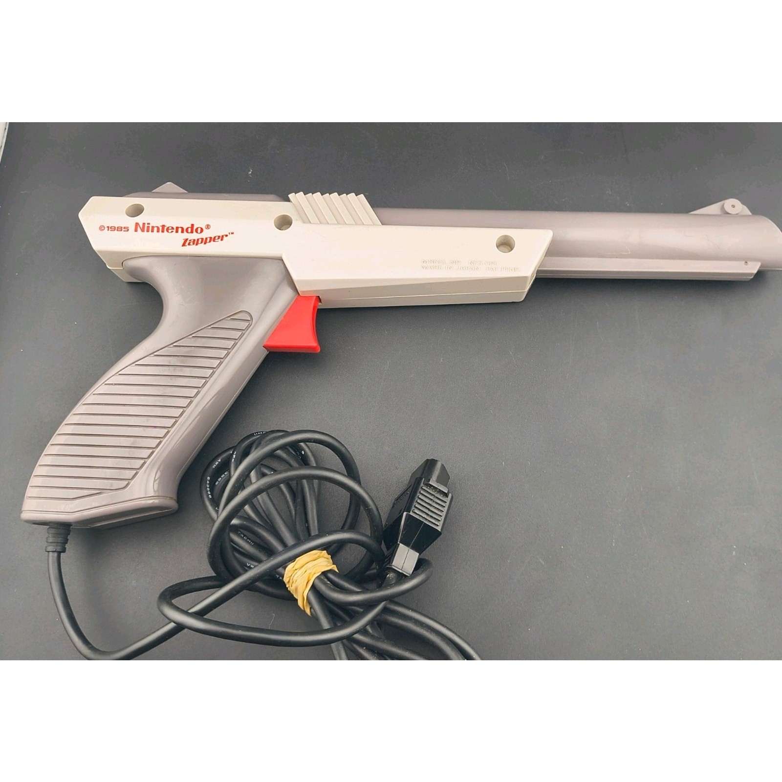 Authentic Nintendo NES Zapper Light Gun & Super Mario Bros Duck Hunt Bundle OEM