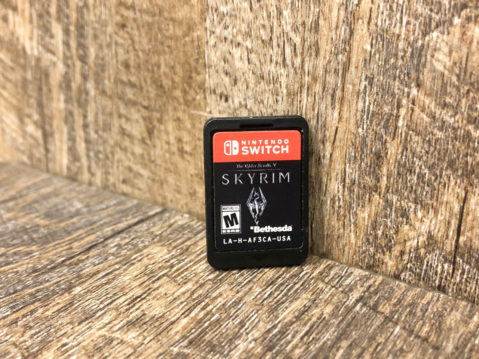 EXC Nintendo Switch The Elder Scrolls V: Skyrim Game Cartridge ONLY Fast S/H!