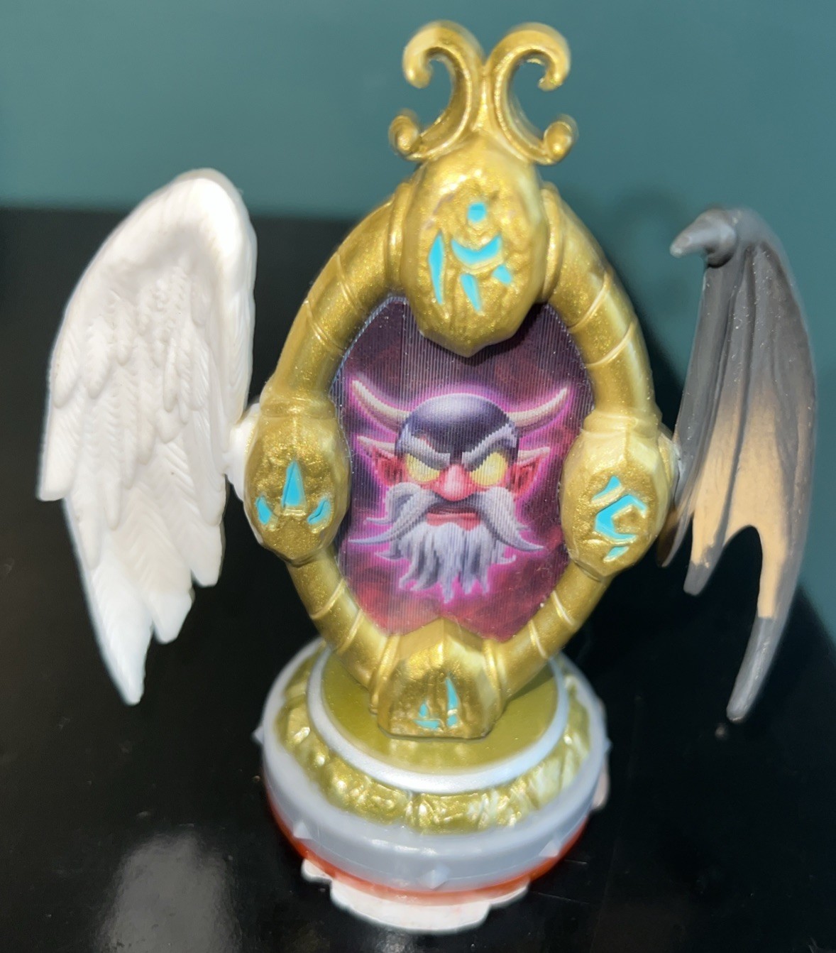 Skylanders Figures, Mirror, And Golden Queen Sea Trophy