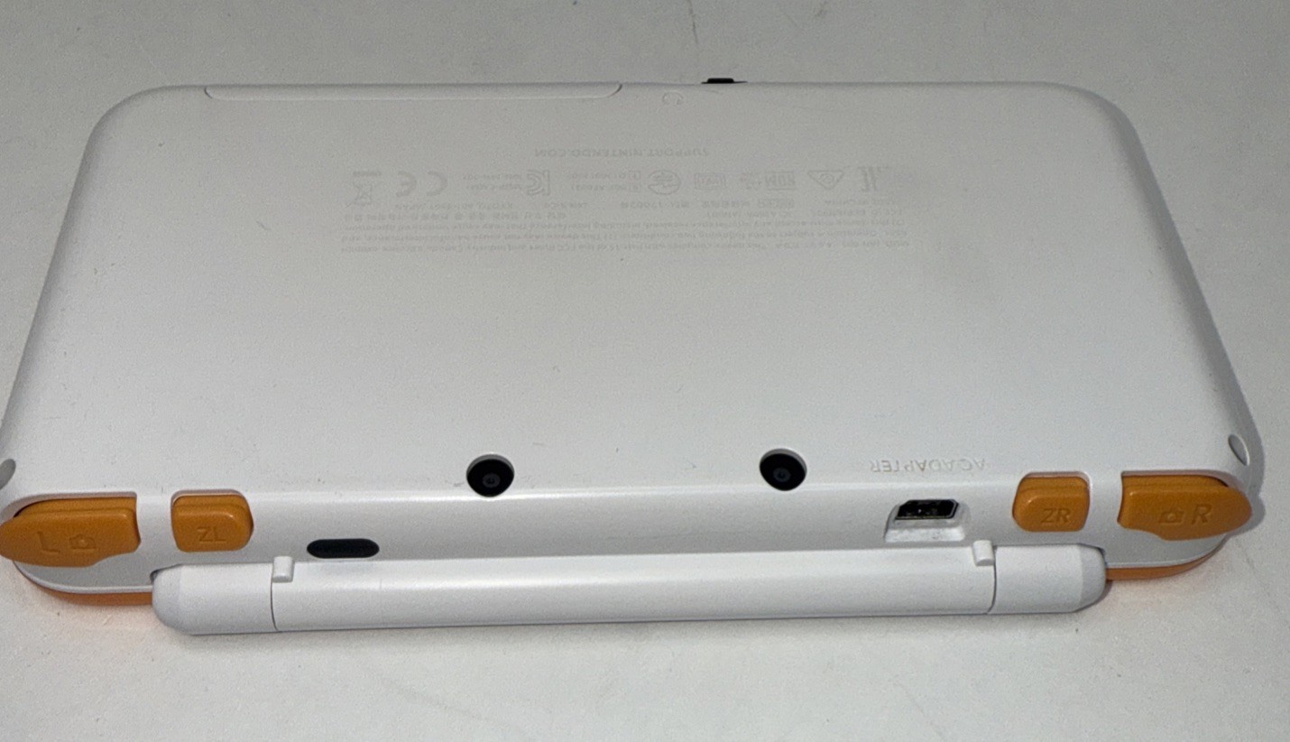 New Nintendo 2DS XL Console White/Orange JAN-001 + 4gb SD Card Good Condition