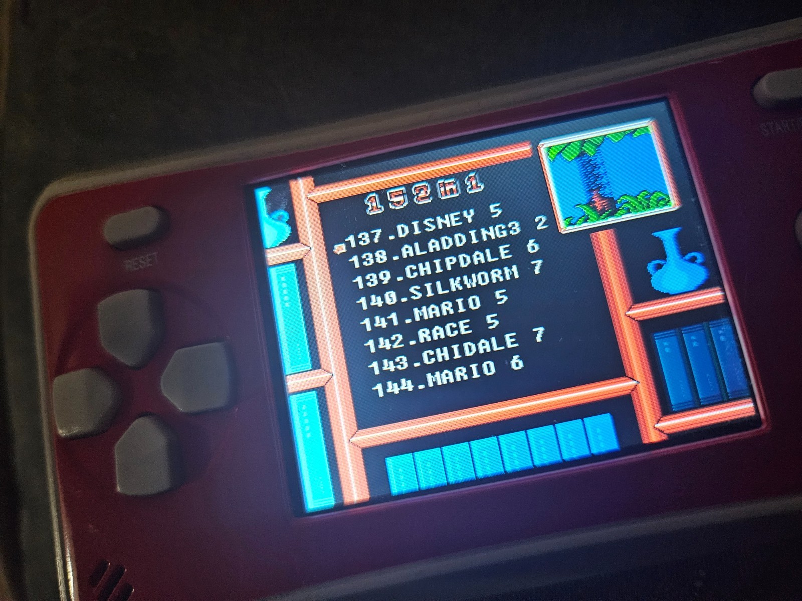 152 in 1 RS-1 – RARE VINTAGE-STYLE HANDHELD VIDEO GAME CONSOLESMB PORTABLE RS-I