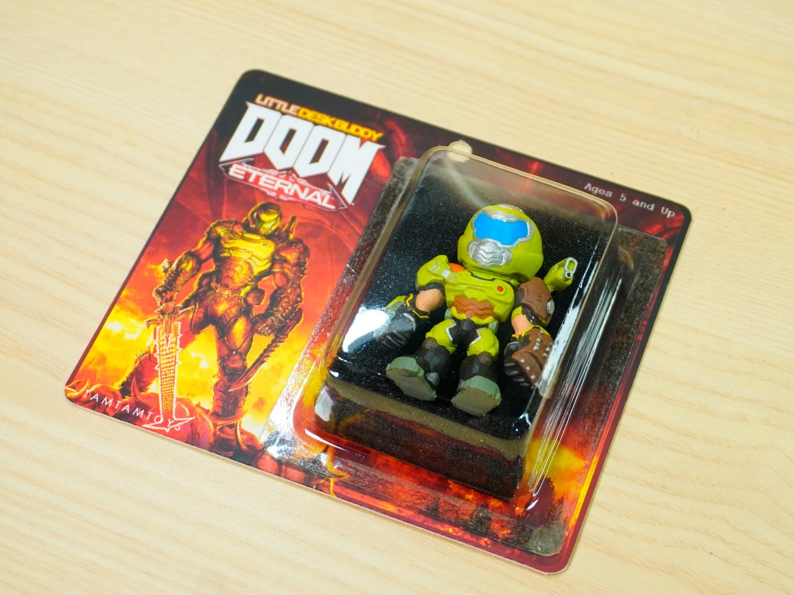 Handmade DOOM Eternal Resin Figure – With CARDBOARD Package – Little Desk Buddy