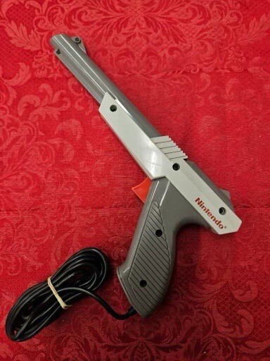 Official Gray Nintendo NES-005 Zapper Light Gun Controller Tested WORKING!