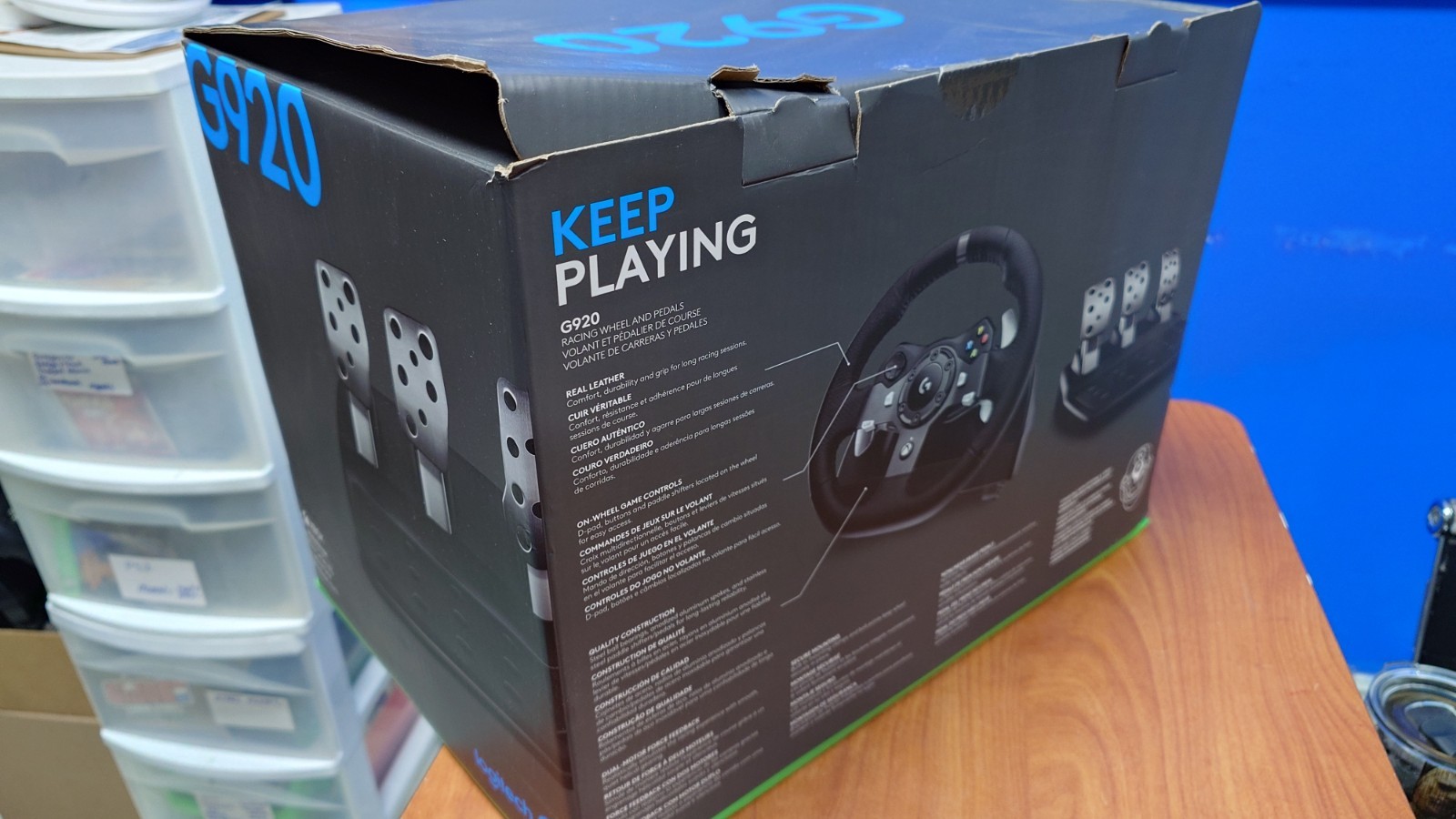 Logitech G923 TRUEFORCE Racing Wheel & Pedals – Xbox Series X/One, Force Feedba…
