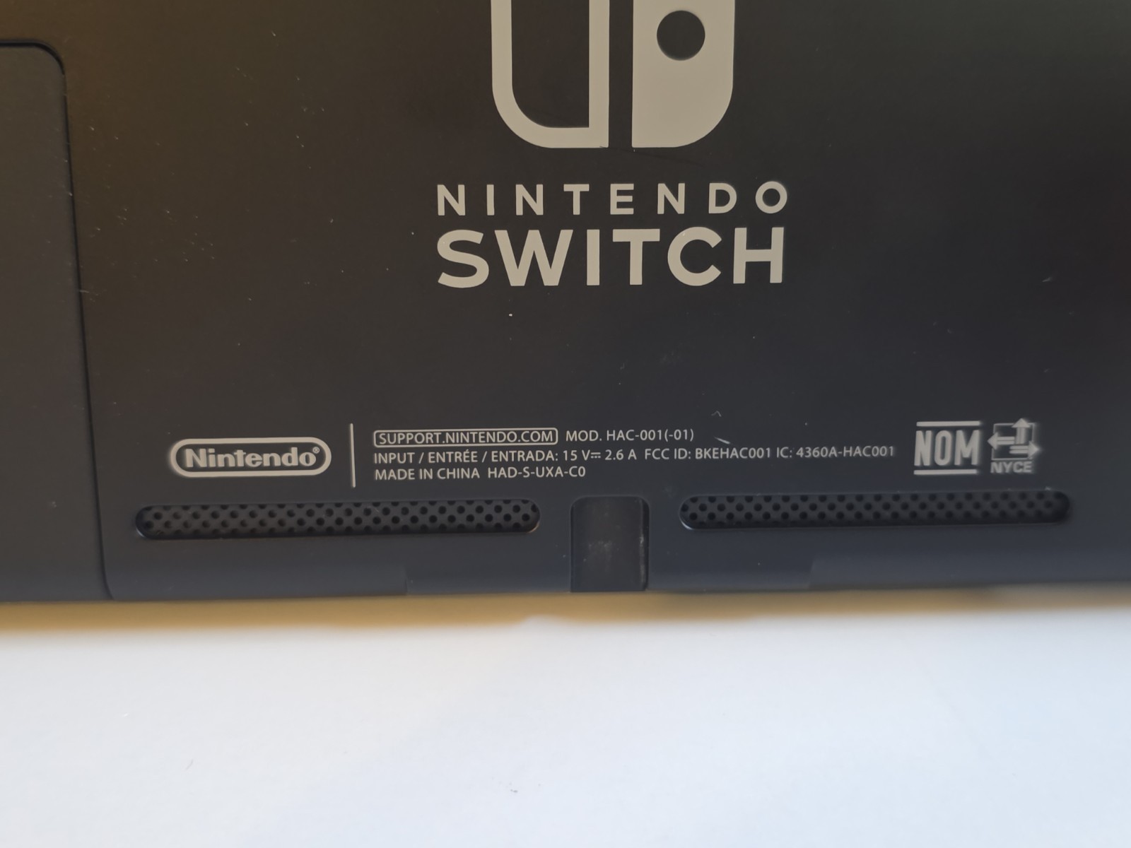 Nintendo Switch Console 32gb Neon Red/Blue Joy-Con Dock HDMI