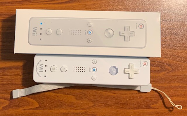 Nintendo Wii Remote in Box-Not sure if it works? Free Shipping