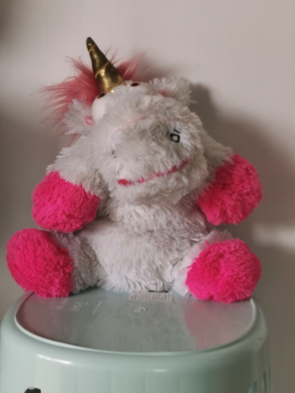Fluffy Unicorn Minion Universal Singapore Studios Minion Plush J1