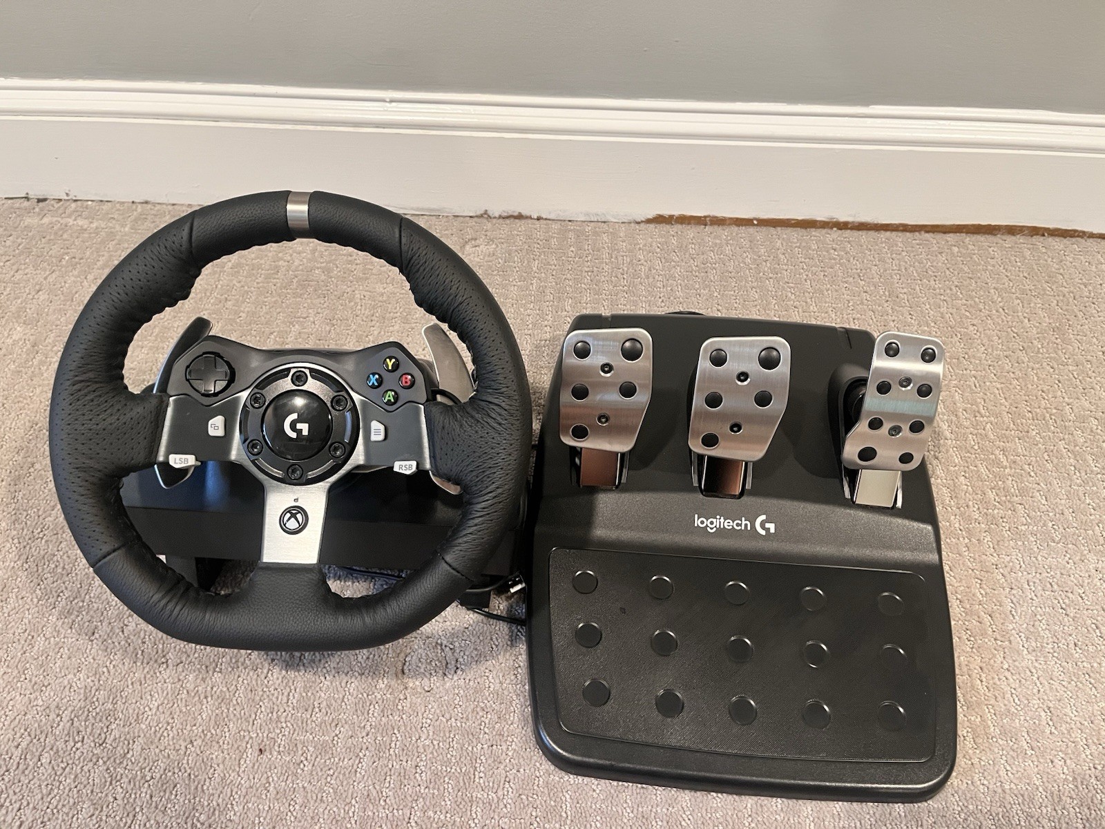 Logitech G923 Racing Wheel and Pedals for Xbox Series X|S, Xbox One, PC