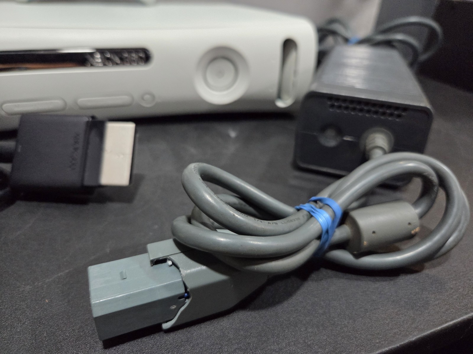 Microsoft Xbox 360 White Console Bundle – Controller, Power & AV– Tested Working