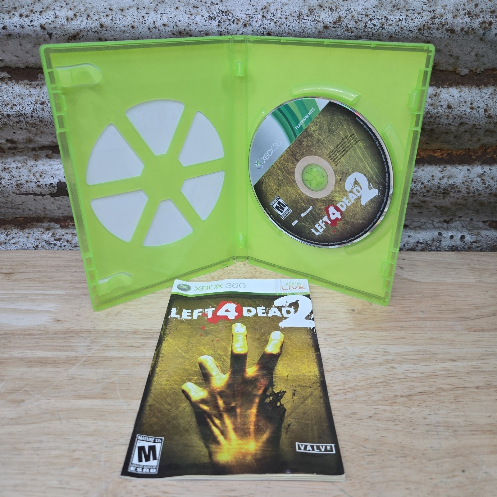 Left 4 Dead 2 (Microsoft Xbox 360, 2011) CIB Complete In Box