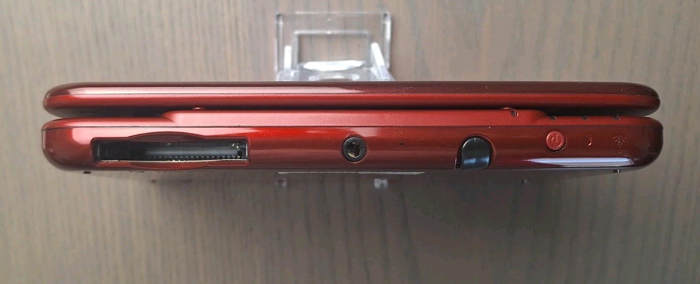 New Nintendo 3DS XL Metallic Red Charger + 32GB SD Card | Region Free