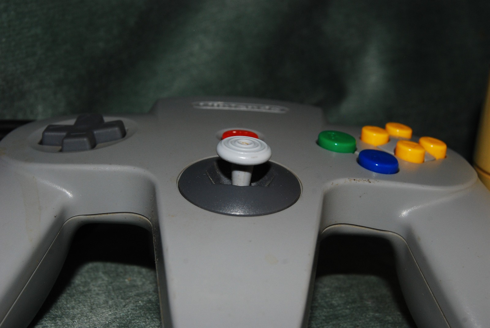 Nintendo 64 Light Gray Controller Genuine OEM Very Good with Tight Stick