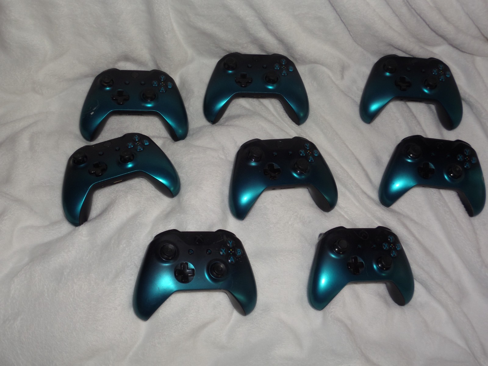 Lot of 8 Xbox One Limited Edition (Ocean Shadow) Controllers – Parts/ Repair.