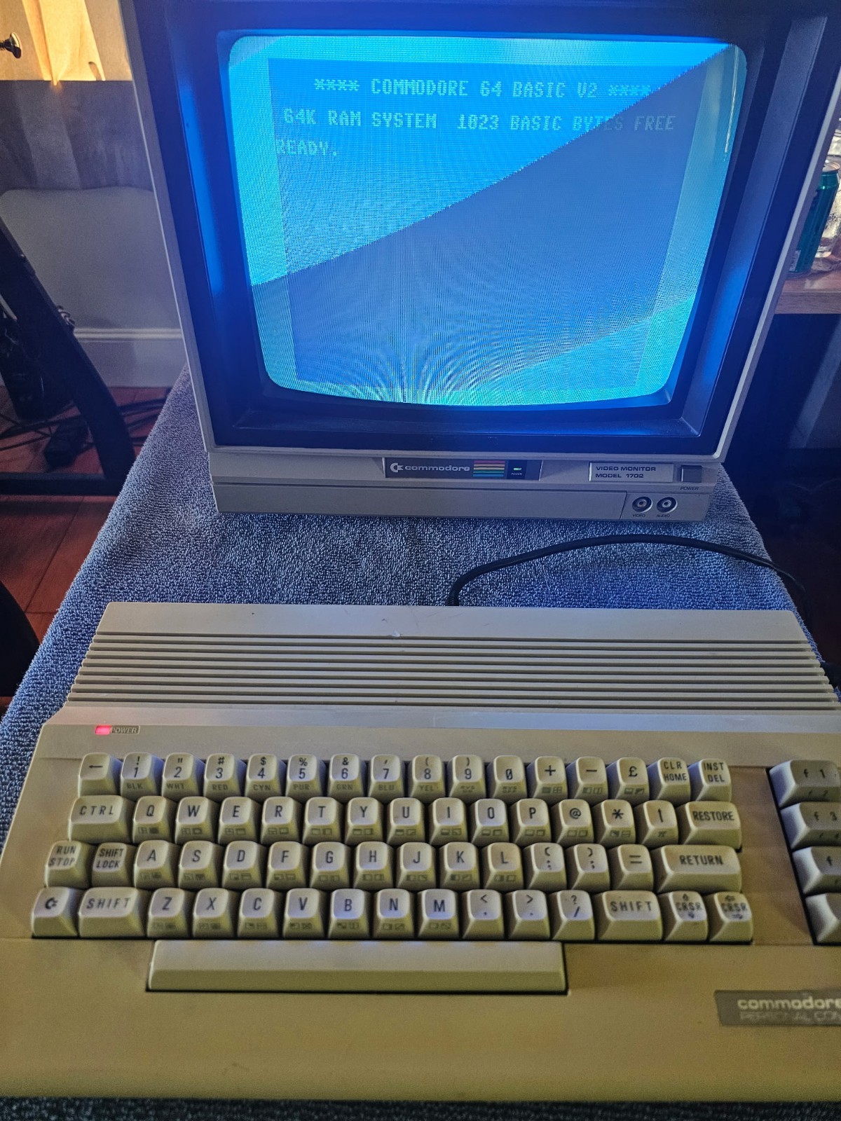Commodore 64 -Canadian Works Perfectly. Sound Vid KB very good. C64 only, no psu