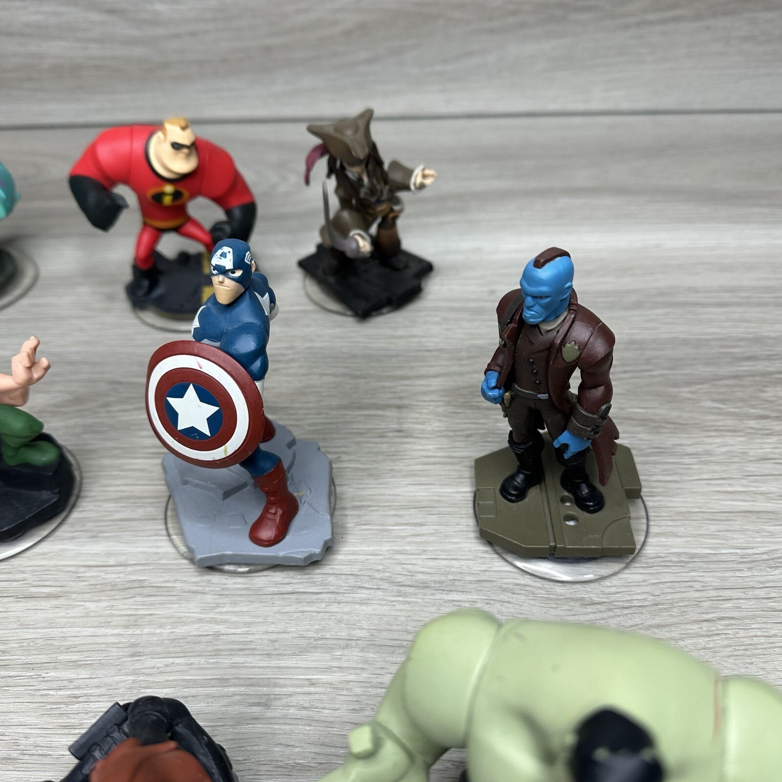 *Bundle* Lot 11 Disney Infinity XBOX Figures Hulk Thor Captain America Iron Man