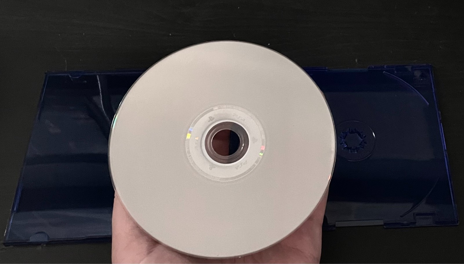 Studio Wildcard Ark: Survival Evolved PS4 (no case but works perfectly)