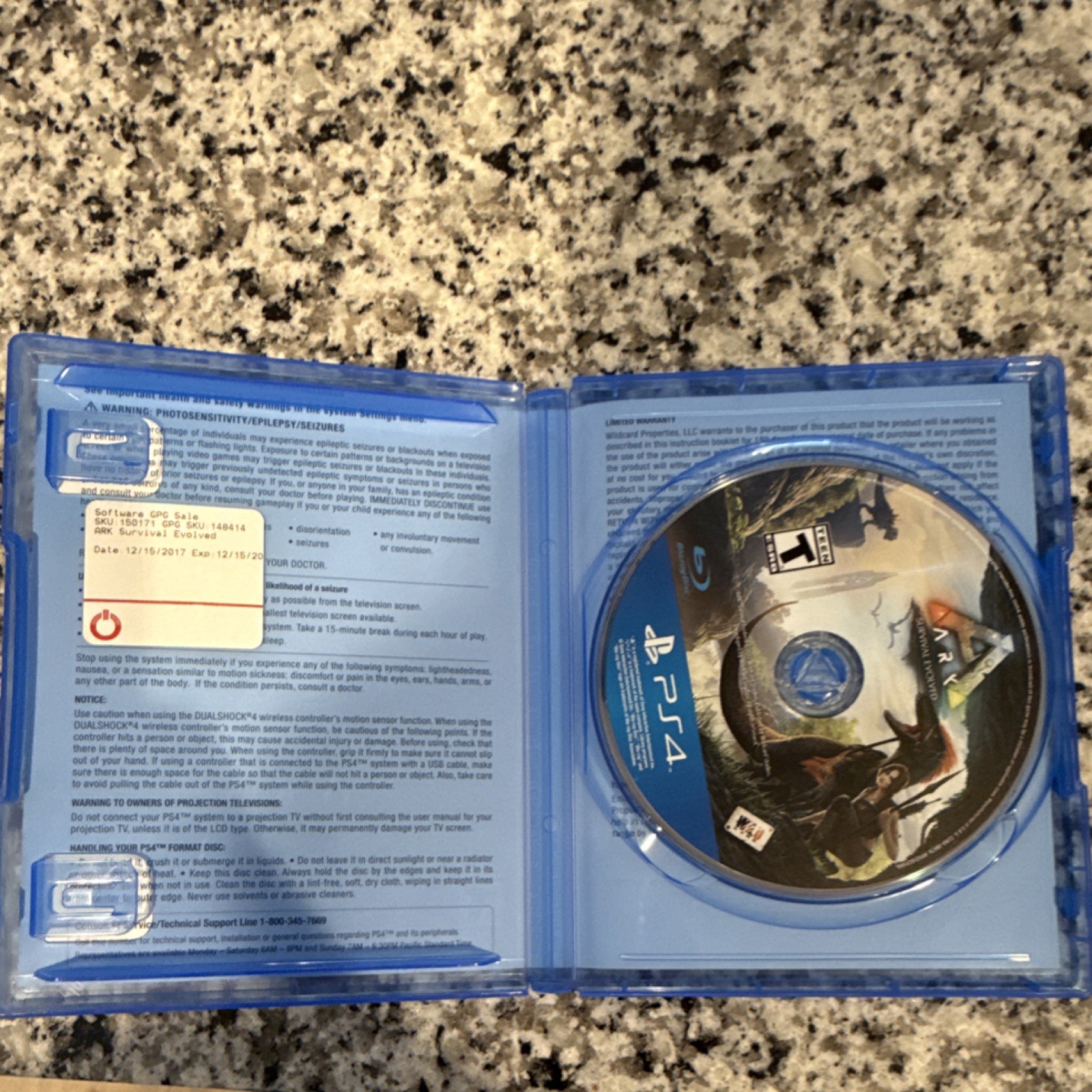 Studio Wildcard Ark: Survival Evolved PS4 Multiplayer Online Play