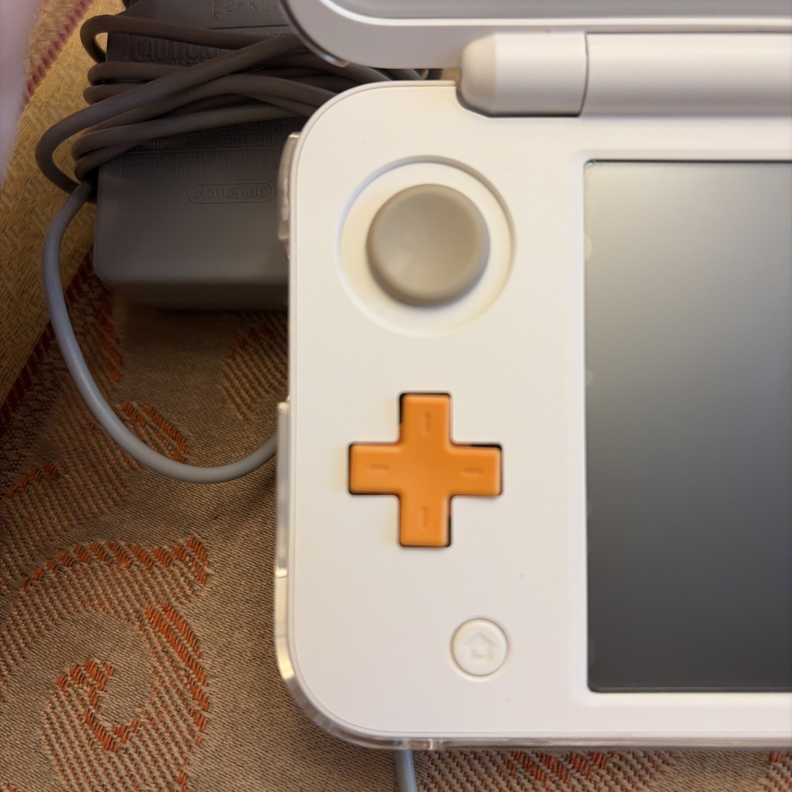 New Nintendo 2DS XL Region Free w/ Charger Stylus Case | White Orange |