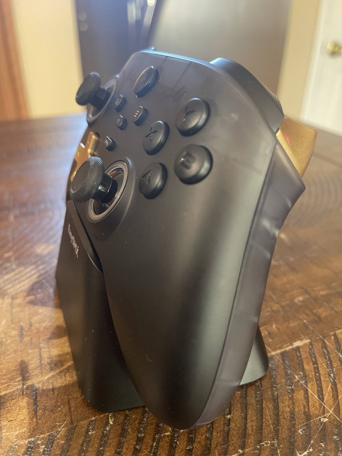 New EasySMX D05 Multi-Platform Gaming Controller With Charging Dock – Black