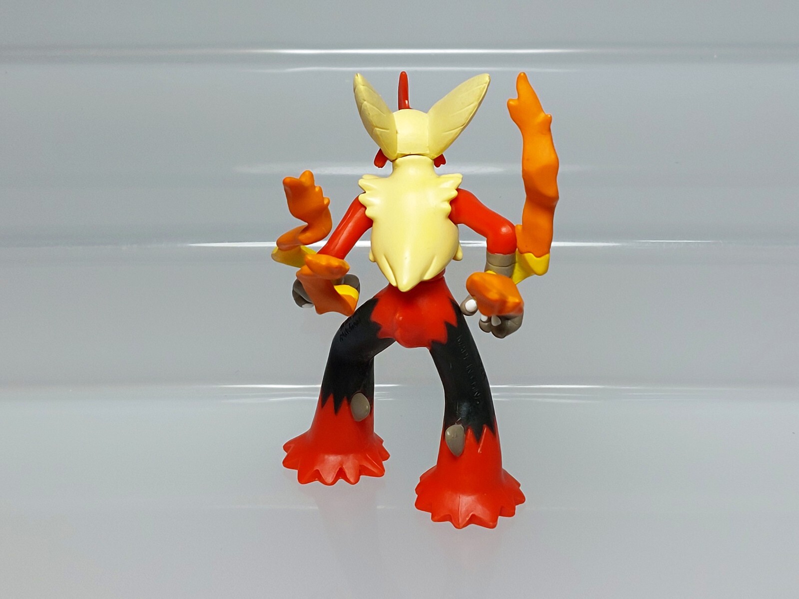 Mega Blaziken Pokemon Moncolle Monster Collection Figure Tomy 2013 B06 2.6in