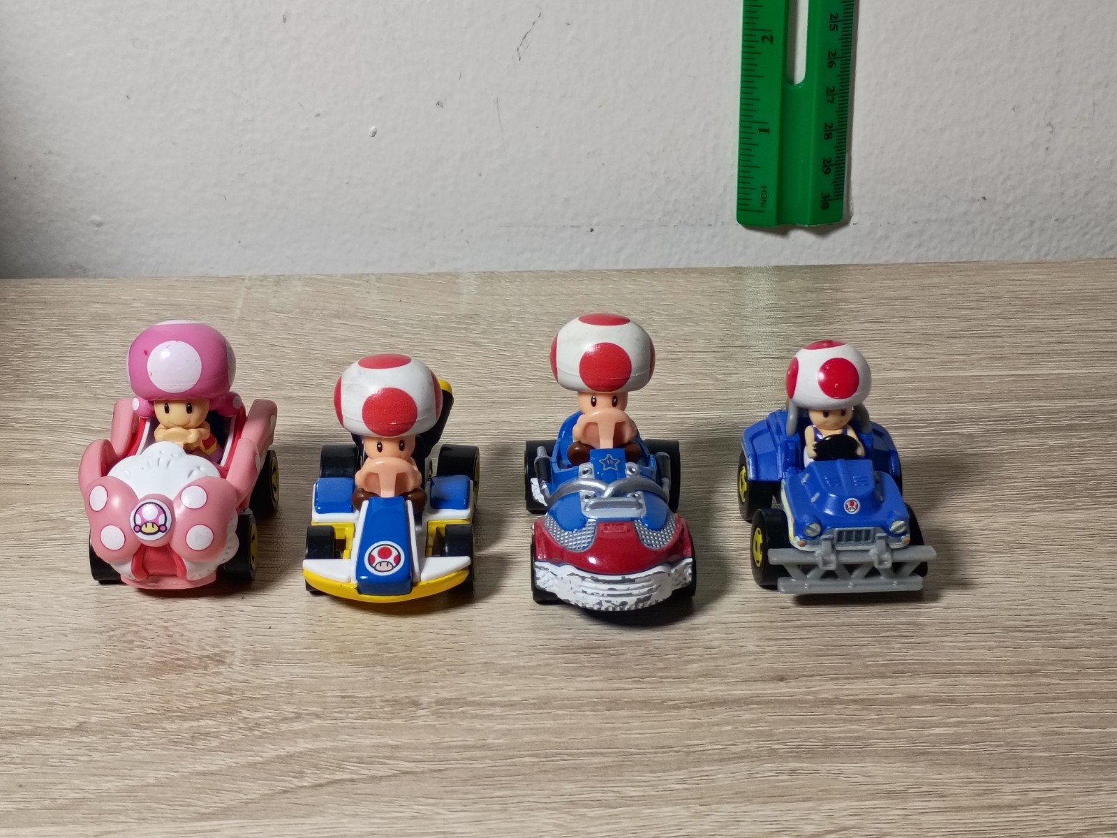 4-PK SUPER MARIO KART Hot Wheels Toadette Toad Birthday Girl Sneaker Movie