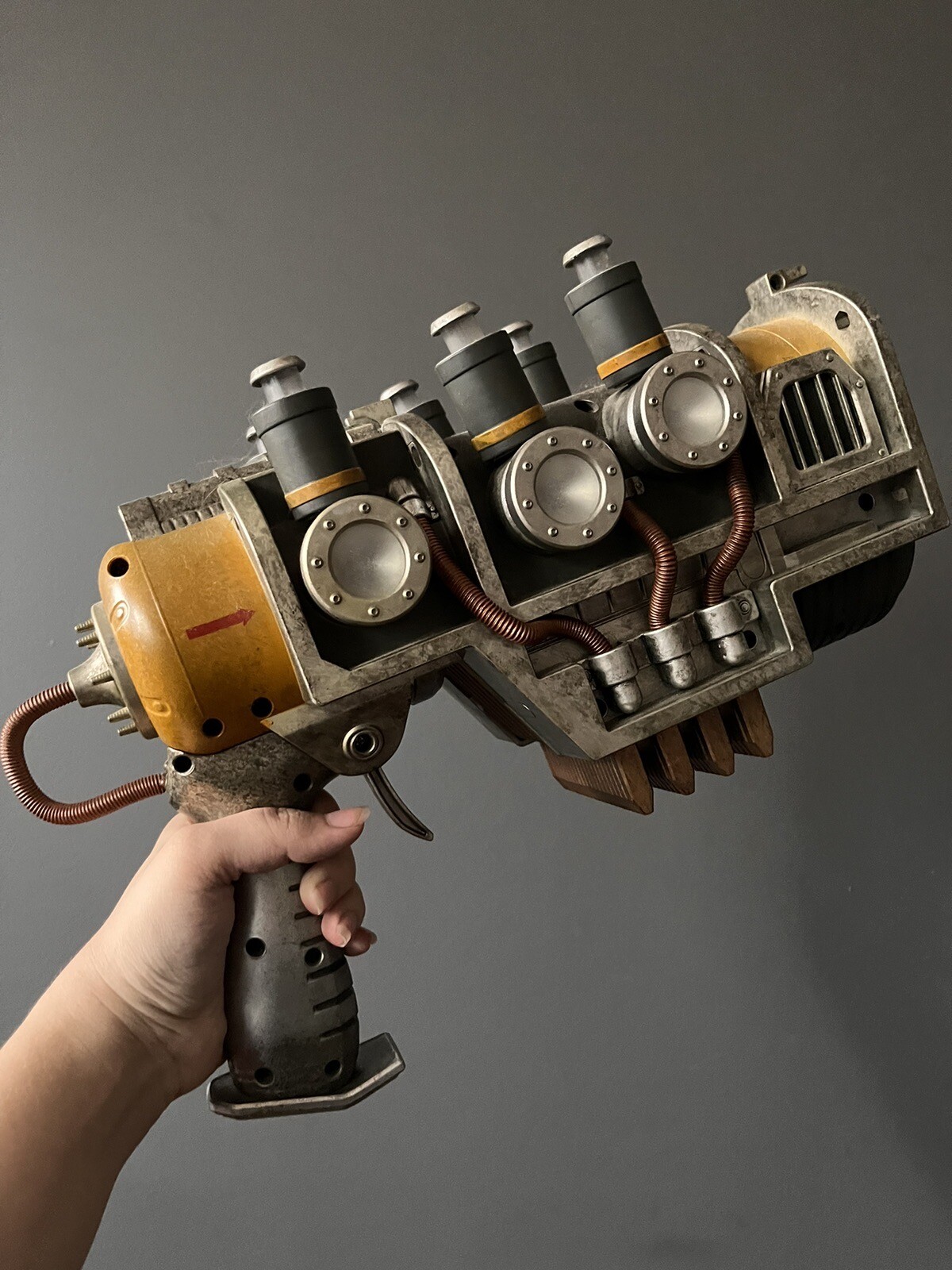 Official Fallout 1:1 Plasma Pistol Replica Chronicle Collectibles Bethesda