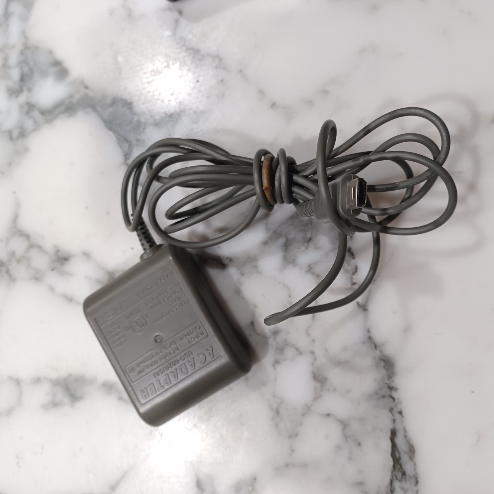 Vintage Find | Nintendo DS Lite Onyx Black with 2 stylus and Charger & Game