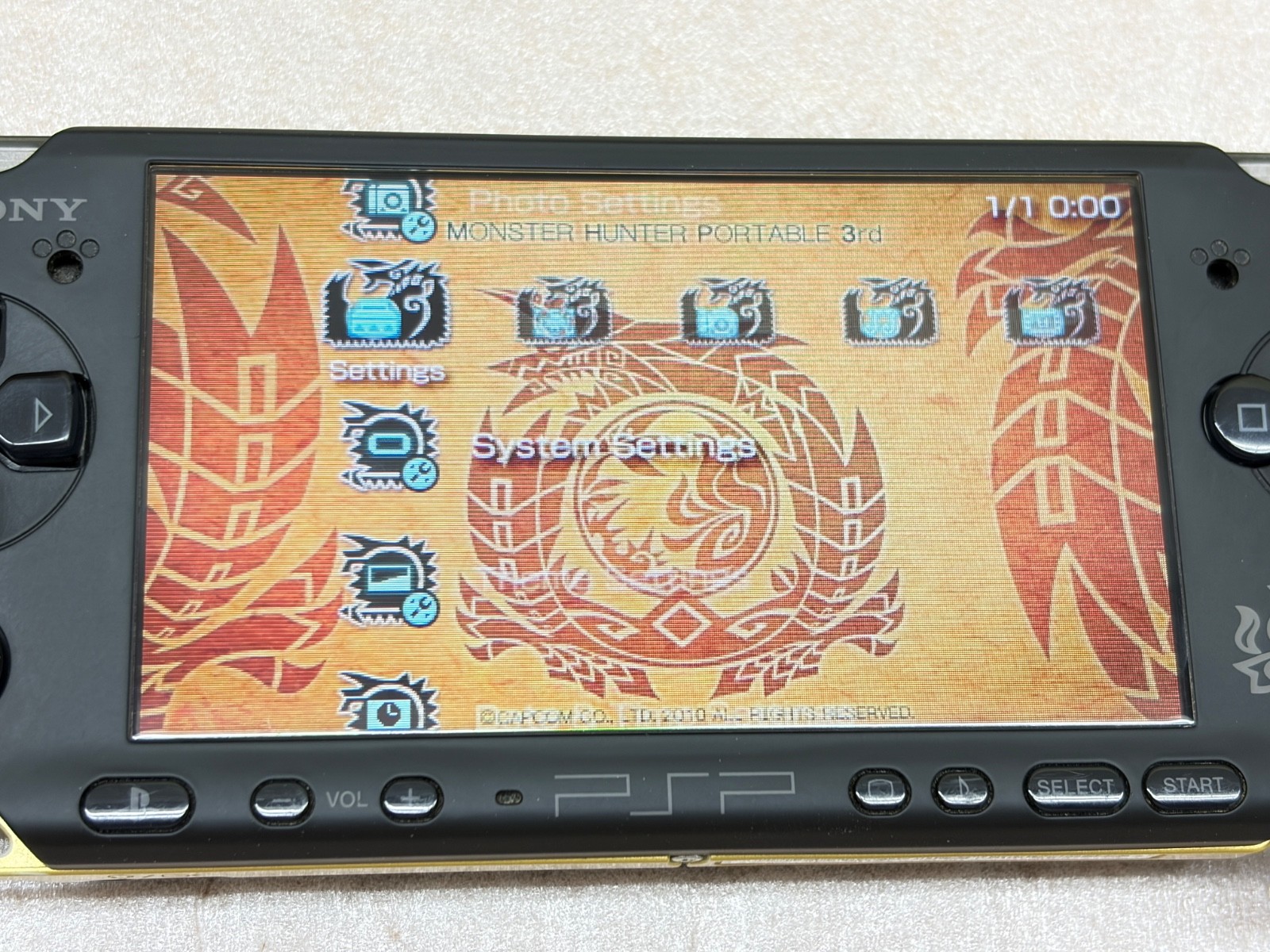 [RARE] SONY PSP-3000 Monster Hunter Portable 3rd Hunters Limited Model Gold