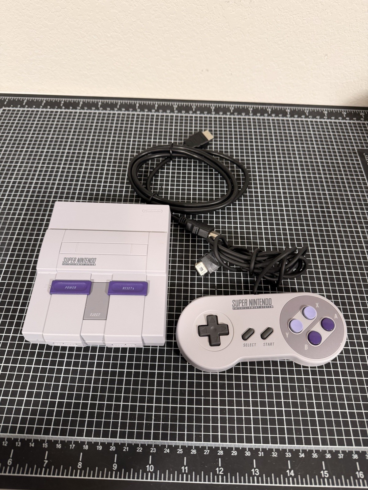 Super Nintendo Mini Classic Edition Control Deck CLV-201 with Cords & Controller
