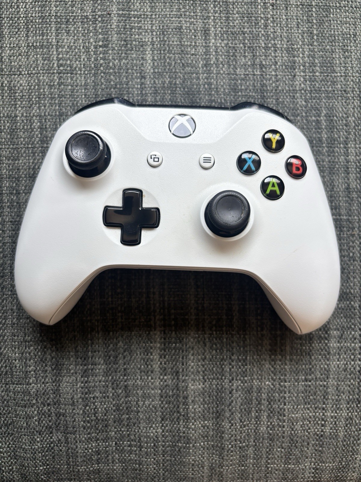Xbox One Wireless Controller LOT x6: Used/Working, 2- Xbox Series, 4- Xbox One.