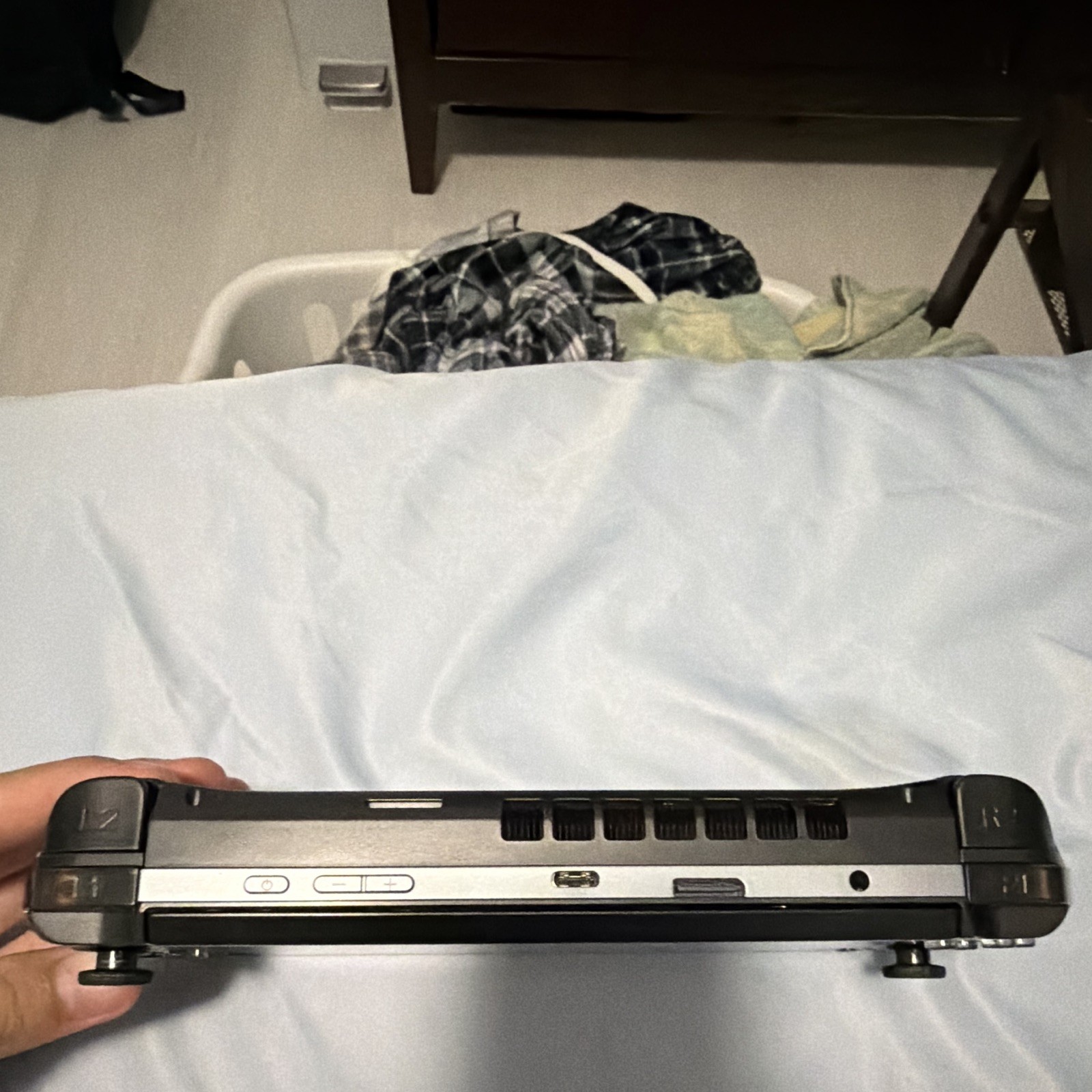 GPD WIN 4 Ryzen 7 8840U 32GB DDR5 w/ 1TB