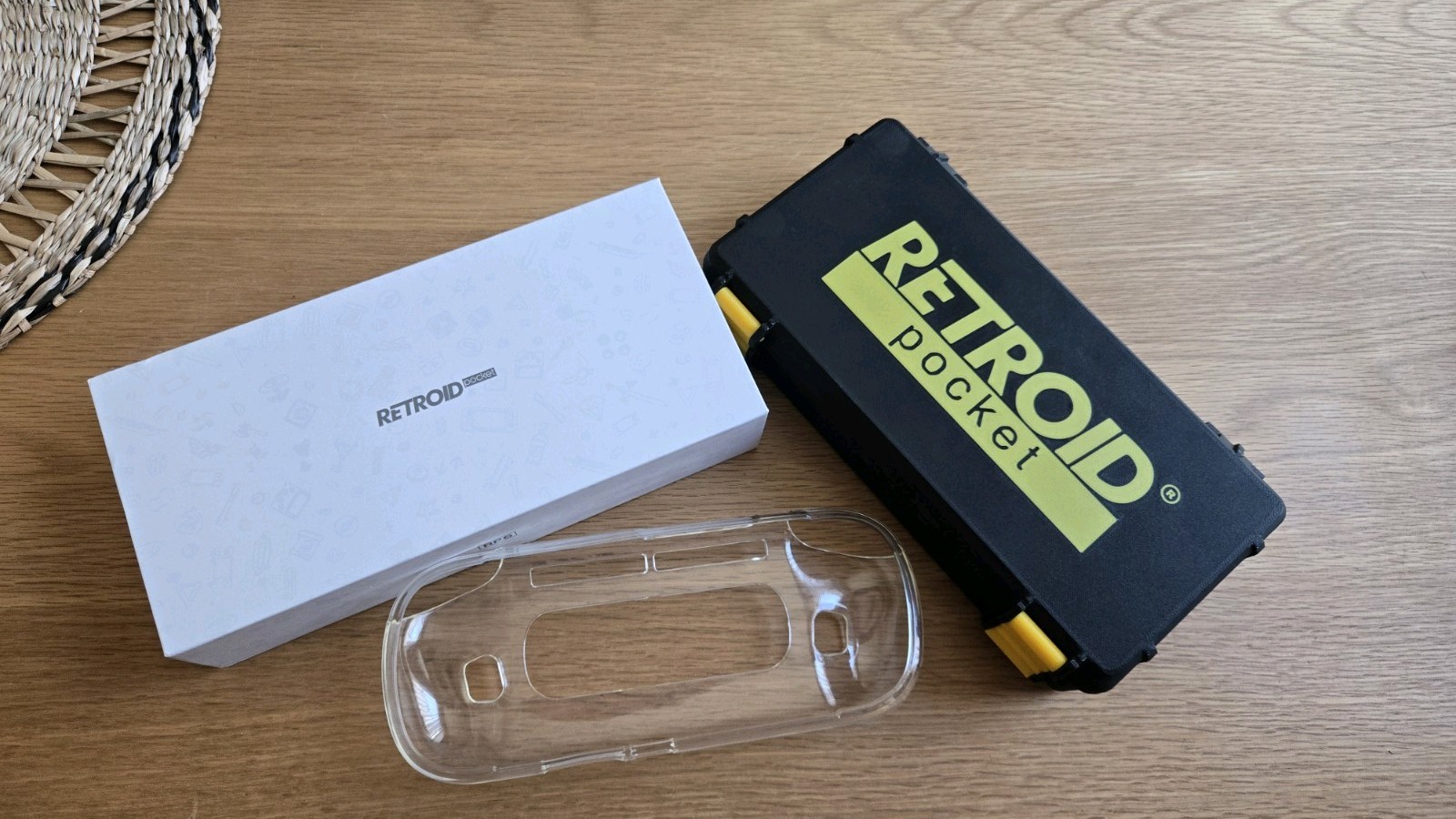 Retroid Pocket 6 12GB/256GB Orange with Accessories