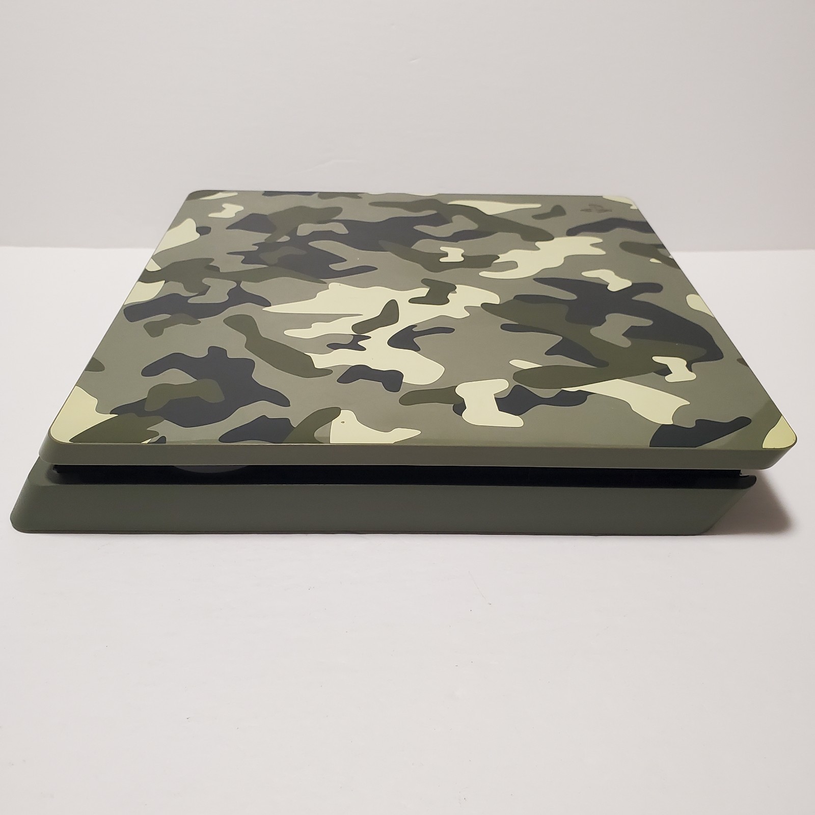 PS4 Slim Call of Duty: WWII Limited Edition 1TB Green Camouflage – Console Only