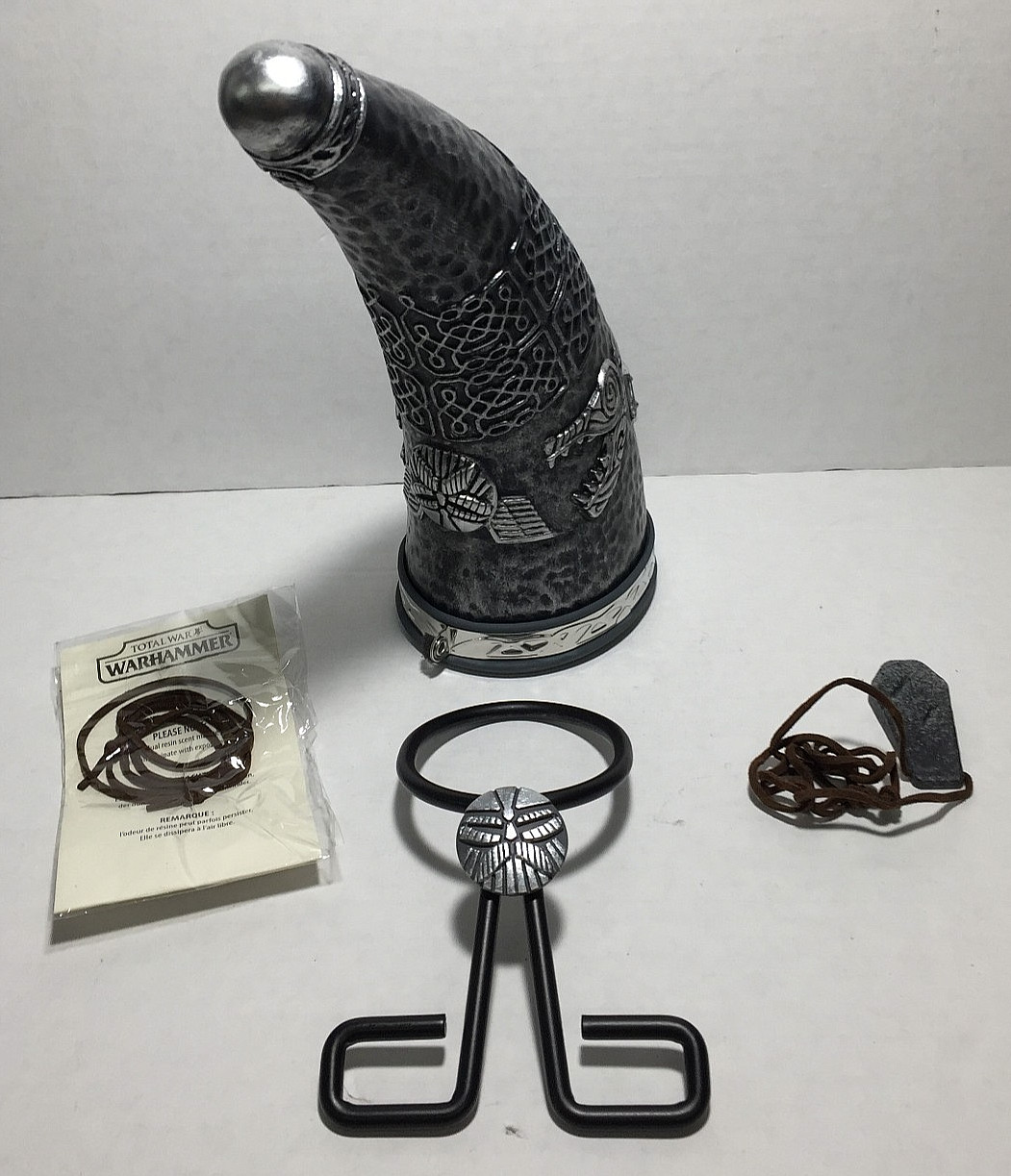 TOTAL WAR Warhammer HIGH KING Collector’s Edition DRINKING HORN Necklace MAP