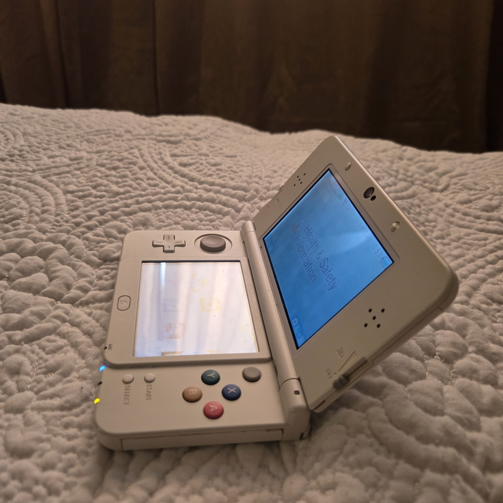 Nintendo New 3DS Super Mario Edition Handheld System – White TESTED No Stylus