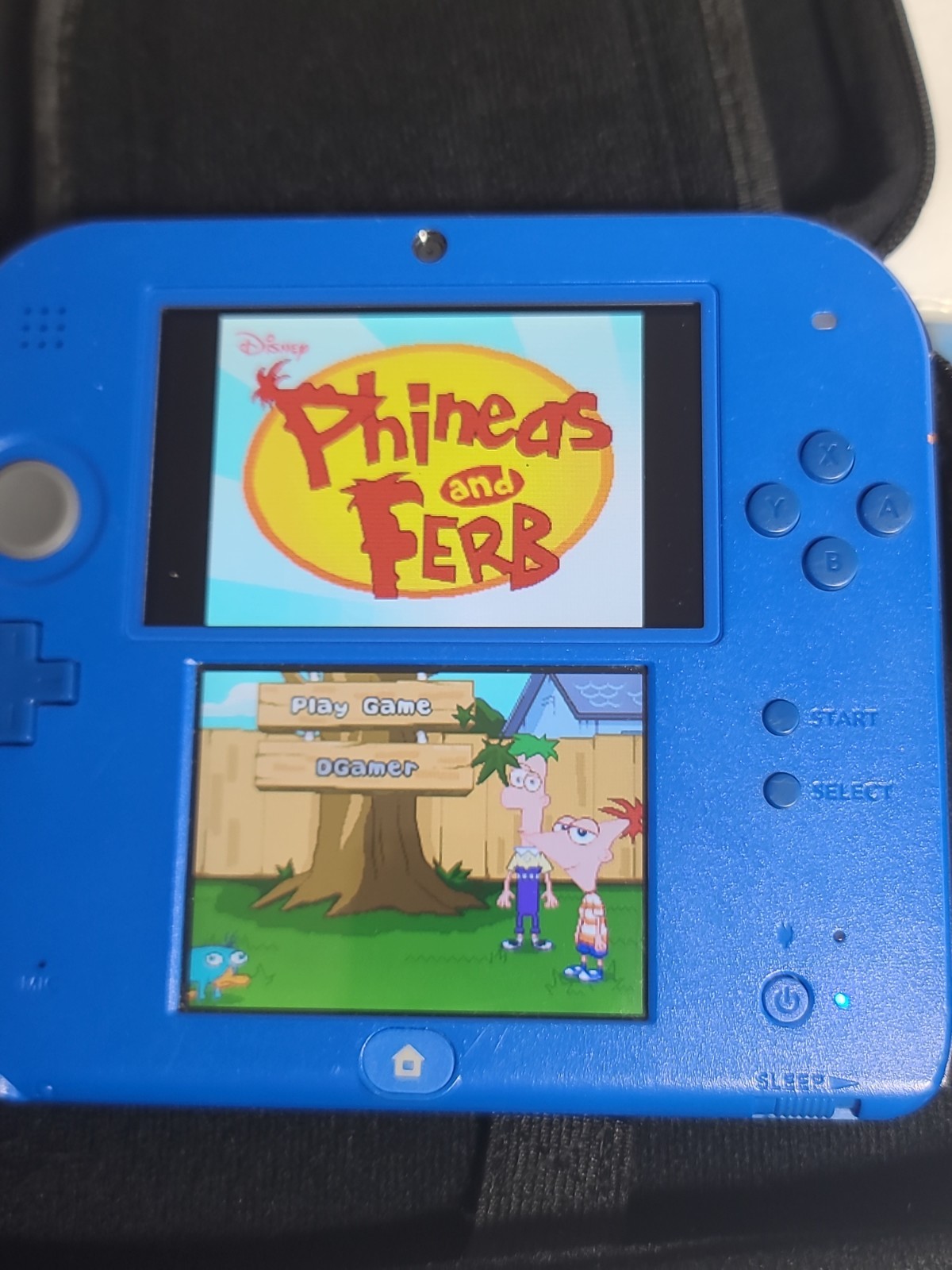 Nintendo 2DS Blue/Black Handheld Console Wi-Fi 4GB Region Free FTR-001 W/Game
