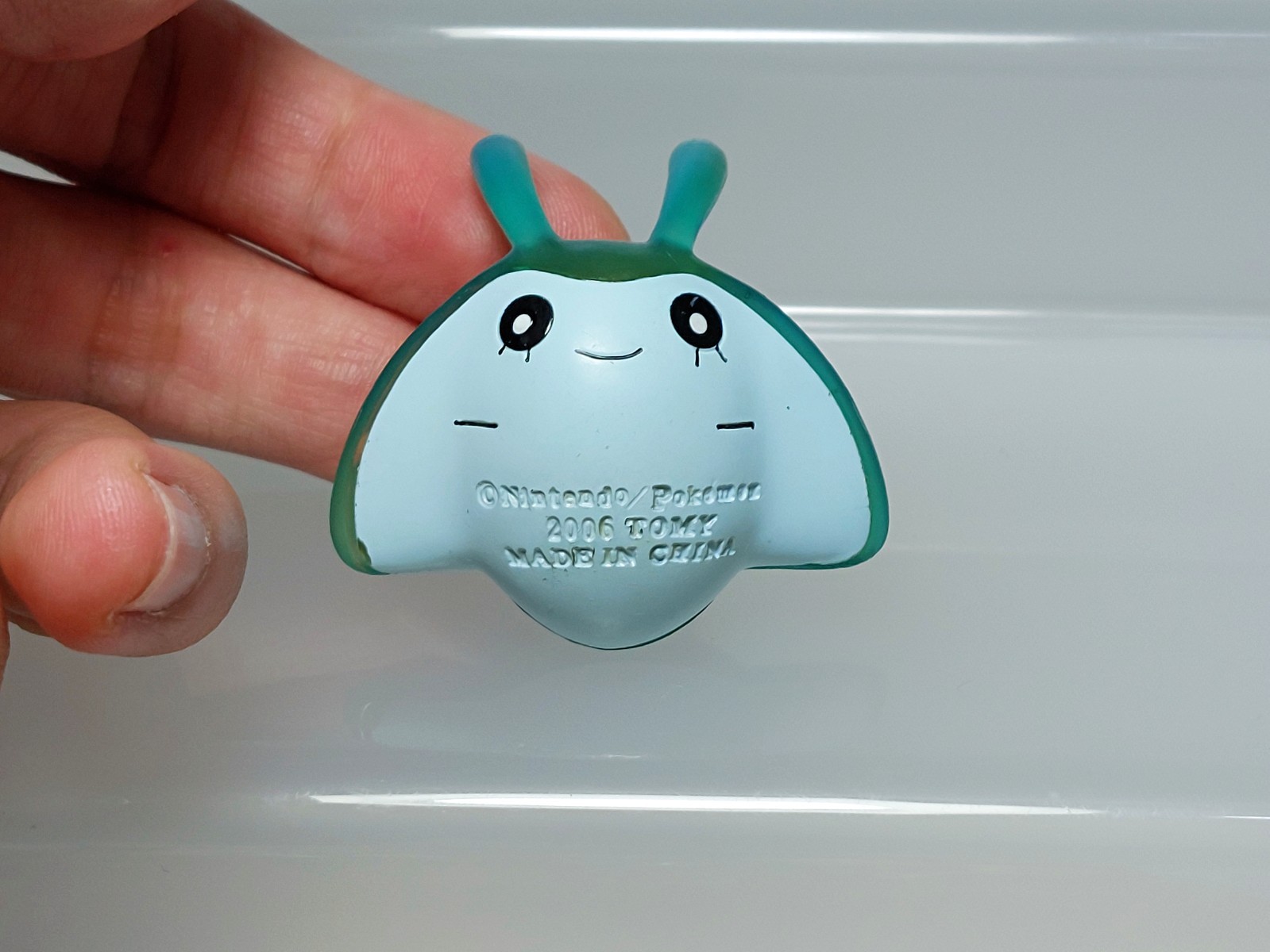 Mantyke Tamanta (Clear) Pokemon Monster Collection Figure Tomy 2006 E06 0.8in
