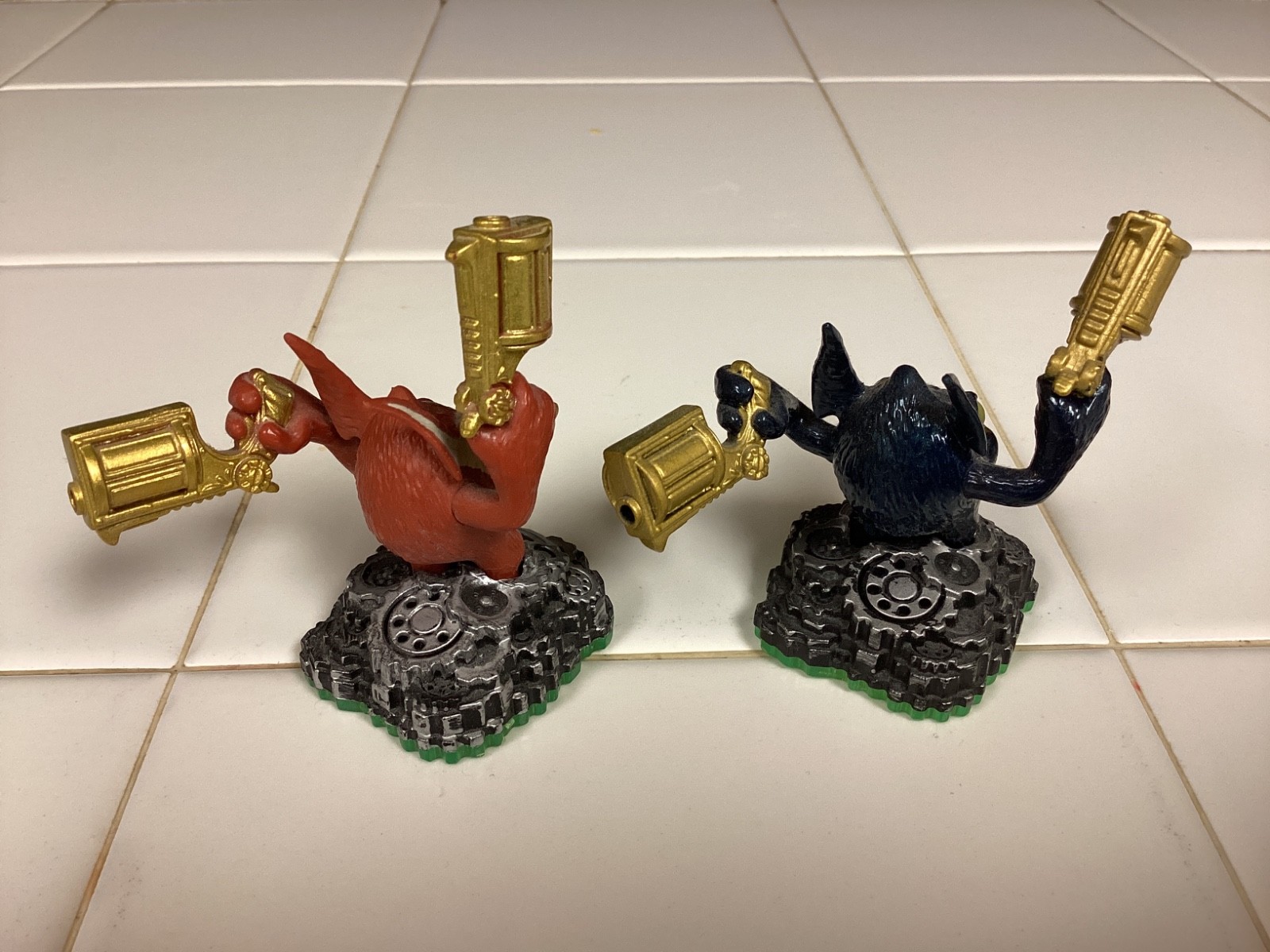 Skylanders lot(4): Legendary Trigger Happy, Legendary Chop Chop, etc