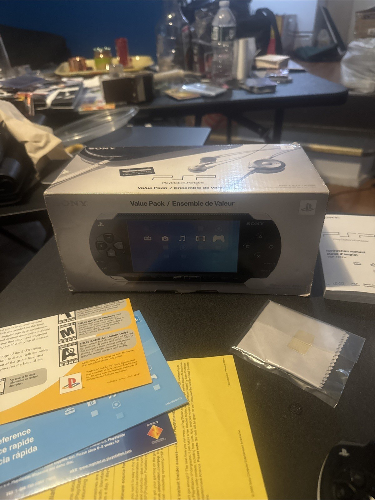 Sony PlayStation Portable – Black (PSP-1001K) With Original Box (Read/See Pics)