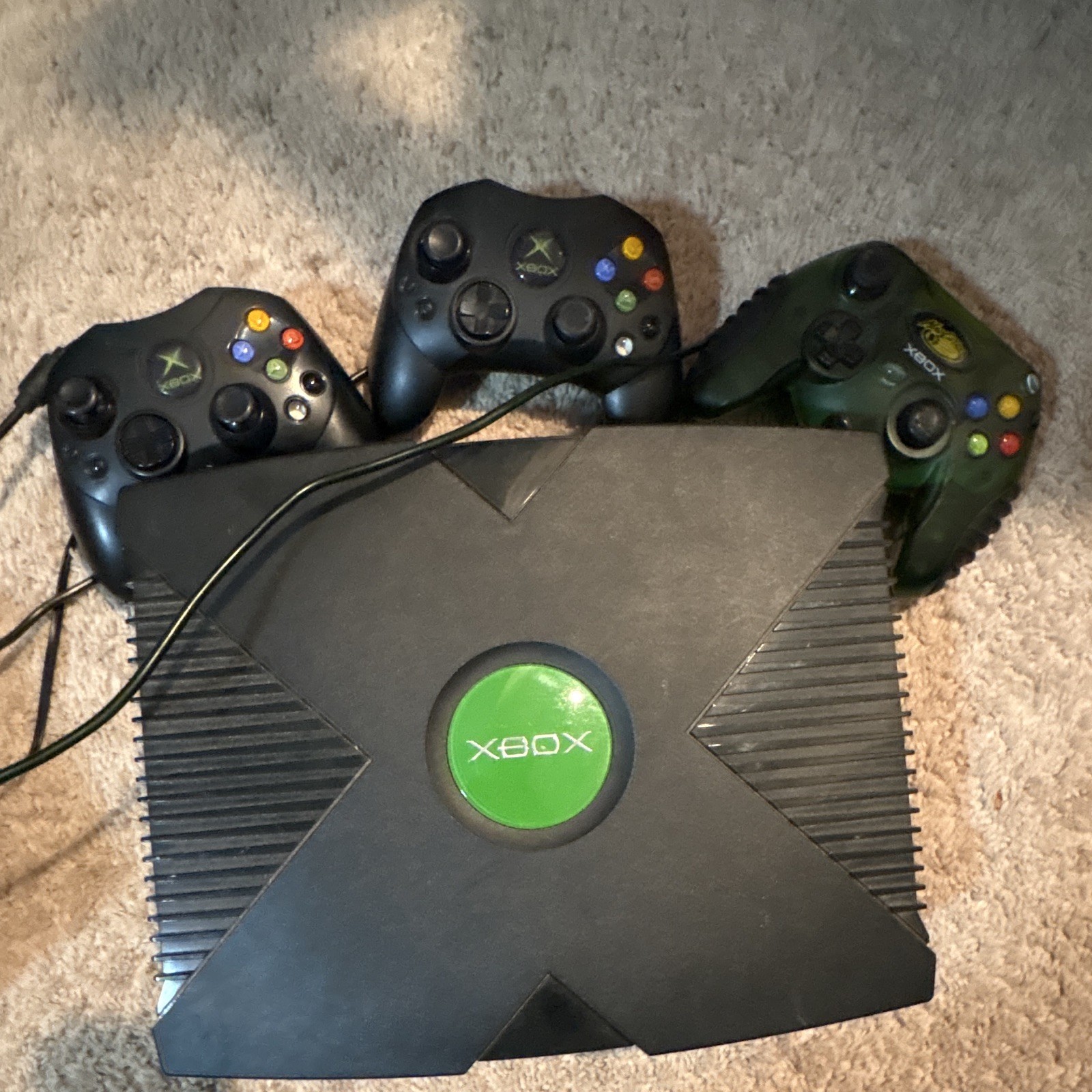 Microsoft Xbox Original Black Console w/ 3 Controllers Cables DVD 8GB 480p