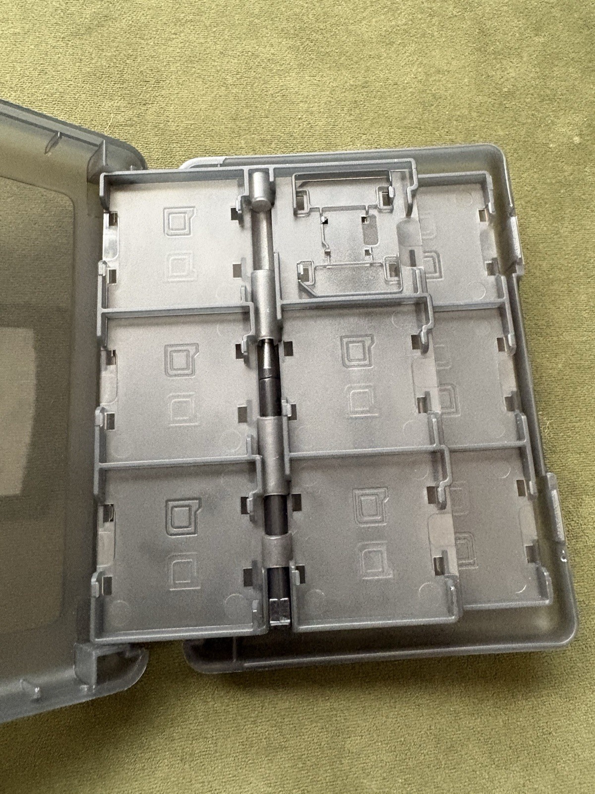 Nintendo DS/3DS 24-in-1 Game Cartridge Case – Plastic Case – Fast Ship!!