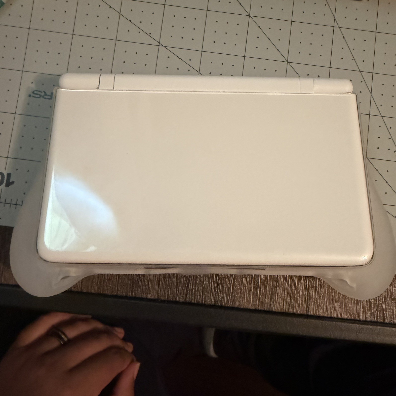 Ayn Thor Max White 16GB RAM + 1TB Storage – Handheld Console(Batch 5)
