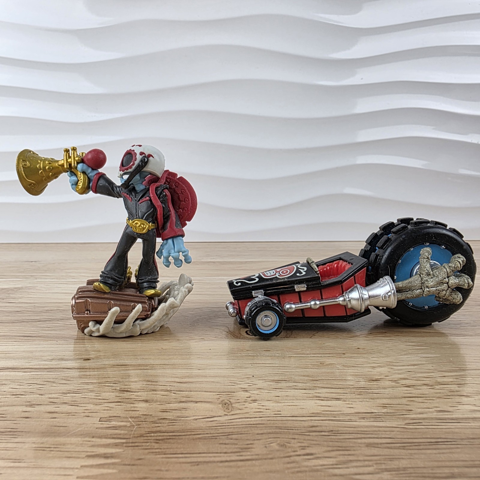 Skylanders SuperChargers 2015 Fiesta Figure + Crypt Crusher Vehicle 87528888
