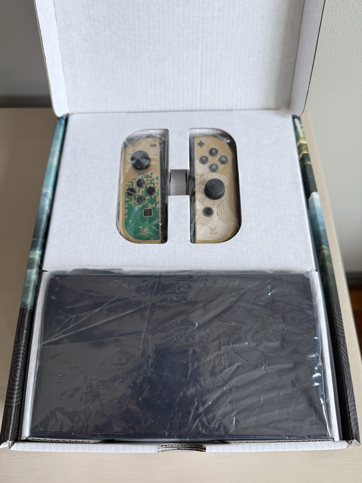 Nintendo Switch OLED Console Legend of Zelda: Tears of the Kingdom Edition CIB